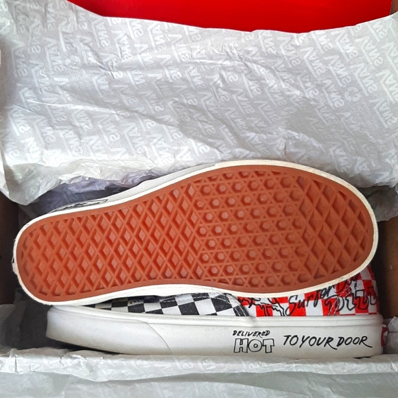 Vans X Stranger Things "Sufer Boy" Authentic *NWT* - Picture 14 of 16
